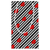 赤唇白黒ストライプの抱き枕 スモールペーパーバッグ (裏面)