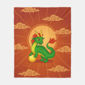 赤地に緑の中国の龍 フリースブランケット (正面)