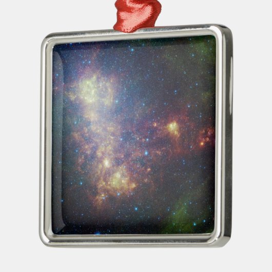 赤外線ポートレートは星と塵を明らかにする メタルオーナメント (左)