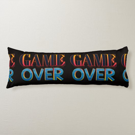 赤字の太字「GAME OVER」テキスト ボディピロー (正面)