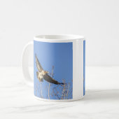 赤後につかれたタカ コーヒーマグカップ (正面左)