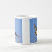 赤後につかれたタカ コーヒーマグカップ (中央)