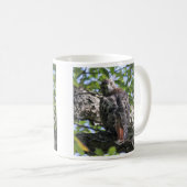 赤後につかれたタカ コーヒーマグカップ (正面右)