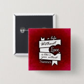 赤感動的背景の愛の引用文 缶バッジ (正面&裏面)