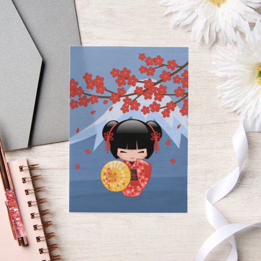 赤桜こけしかわいい芸者ガールブルーインサート ベラム紙招待状 (ウェディング)