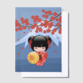 赤桜こけしかわいい芸者ガールブルーインサート ベラム紙招待状 (オフセット)