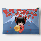 赤桜こけし人形 – かわいい芸者ガール アクセサリーポーチ (裏面)