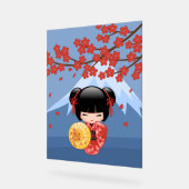 赤桜こけし人形 – かわいい芸者ガール アクリルサイン (傾斜)