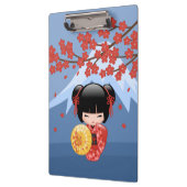 赤桜こけし人形 – かわいい芸者ガール クリップボード (左)