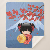 赤桜こけし人形 – かわいい芸者ガール シェルパブランケット (正面)
