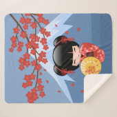 赤桜こけし人形 – かわいい芸者ガール シェルパブランケット (正面(横))