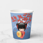 赤桜こけし人形 – かわいい芸者ガール 紙コップ (裏面)