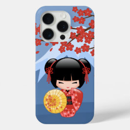 赤桜こけし人形 – かわいい芸者ガール iPhone 15 PROケース