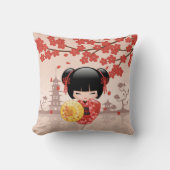 赤桜こけし人形 – 日本の芸者 クッション (正面)