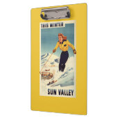 赤毛の女性の微笑し、スキーポスター クリップボード (左)