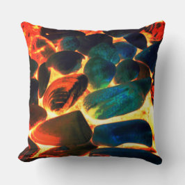 赤熱の火山性溶岩またはエンバーの上の海の牡蠣の殻 クッション