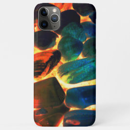 赤熱の火山性溶岩またはエンバーの上の海の牡蠣の殻 iPhone 11 PRO MAXケース