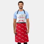 赤白モノグラム名ロブスター柄エプロン エプロン (着用した状態)