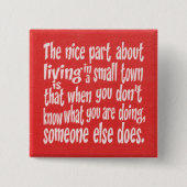 赤白小おもしろい町ことわざ引用文ユーモアLA 缶バッジ (正面)