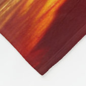 赤白熱［赤熱］光を放つ背景ブランケットの十字 フリースブランケット (角)