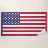 赤白青の愛国的アメリカ国旗 ビーチタオル (正面)