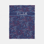 赤白青の花火の星は名前を加えます フリースブランケット (正面)