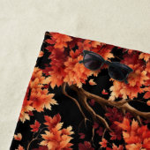 赤秋メープルツリーシームレスパターングラフィック ビーチタオル (インサイチュ)