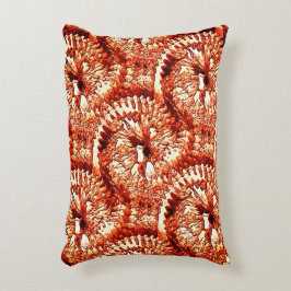 赤素朴みを帯びたサンゴのロゼットを彫る反復 アクセントクッション