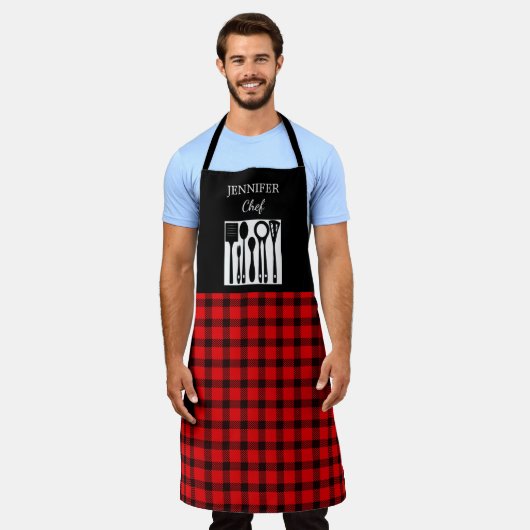 赤素朴黒の格子付きモノグラムのネームキッチン エプロン (着用した状態)