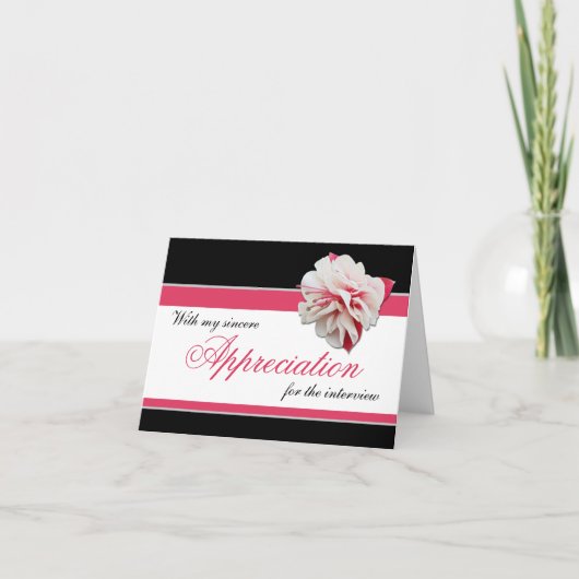 赤紫の花のピンクの黒のインタビューは感謝していしています サンキューカード (正面)