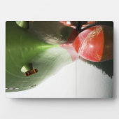 赤緑の貨物船の船首 |長いビーチ、CA フォトプラーク (正面)