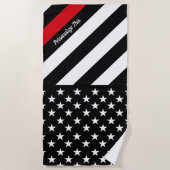 赤線の消防パーソナライズされた旗 ビーチタオル (正面)