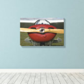 赤色飛行機及び木製プロペラ キャンバスプリント (インサイチュ (ウッドフロア))