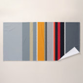 赤色黄数々の色銀色ストライプの柄 バスタオル (バスタオル)