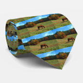 赤茶色の馬、秋の木、青空 ネクタイ (ロール)