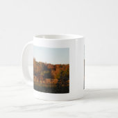 赤茶色の馬、秋の森。 コーヒーマグカップ (正面左)