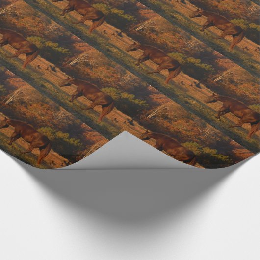 赤茶色の馬、秋の森。 ラッピングペーパー (角)