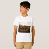 赤茶色の馬、秋の森。 Tシャツ (正面フル)