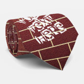 赤茶色レンガ壁ネックタイ – カスタム文字 ネクタイ (ロール)