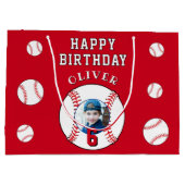 赤野球ボール子供の誕生日写真 ラージペーパーバッグ (裏面)