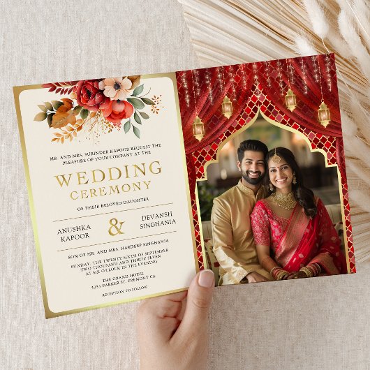 赤金花模様のカーテン インドのヒンズー教式の結婚式用 招待状