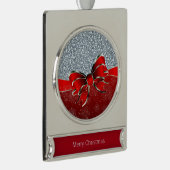 赤錆ダイヤモンドは赤いクリスマスの輝く弓 シルバープレートバナーオーナメント (右)