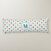 赤青の星黒線の幾何学模様モノグラム ボディピロー (裏面)