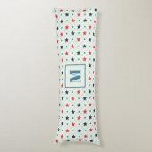 赤青の星黒線の幾何学模様モノグラム ボディピロー (正面縦)