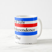 赤青ストライプ色の自立日7月4日 コーヒーマグカップ (正面右)