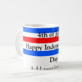 赤青ストライプ色の自立日7月4日 コーヒーマグカップ (正面左)
