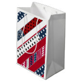 赤青白の国民愛国的背景。 ミディアムペーパーバッグ (裏面アングル)