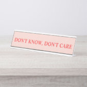 赤面と赤の間でのスナーキーで皮肉なことわざ デスクネームプレート (正面)