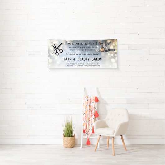 赤面と金ゴールドウィスクシザーズヘアサロンの再開 横断幕 (インサイチュ)