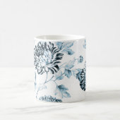赤面のティール(緑がかった色)の青及び白いヴィンテージ花のToile No.2 コーヒーマグカップ (中央)